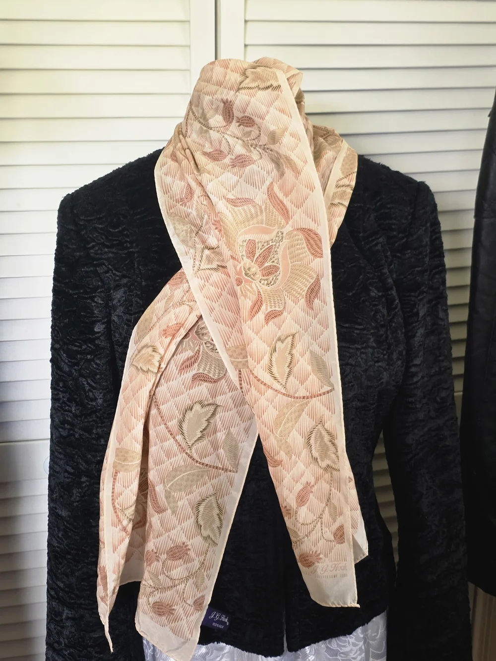 Vintage J.G. Hook 100% Silk Scarf Pink Floral Lattice Jacquard Oblong Wrap 11x51